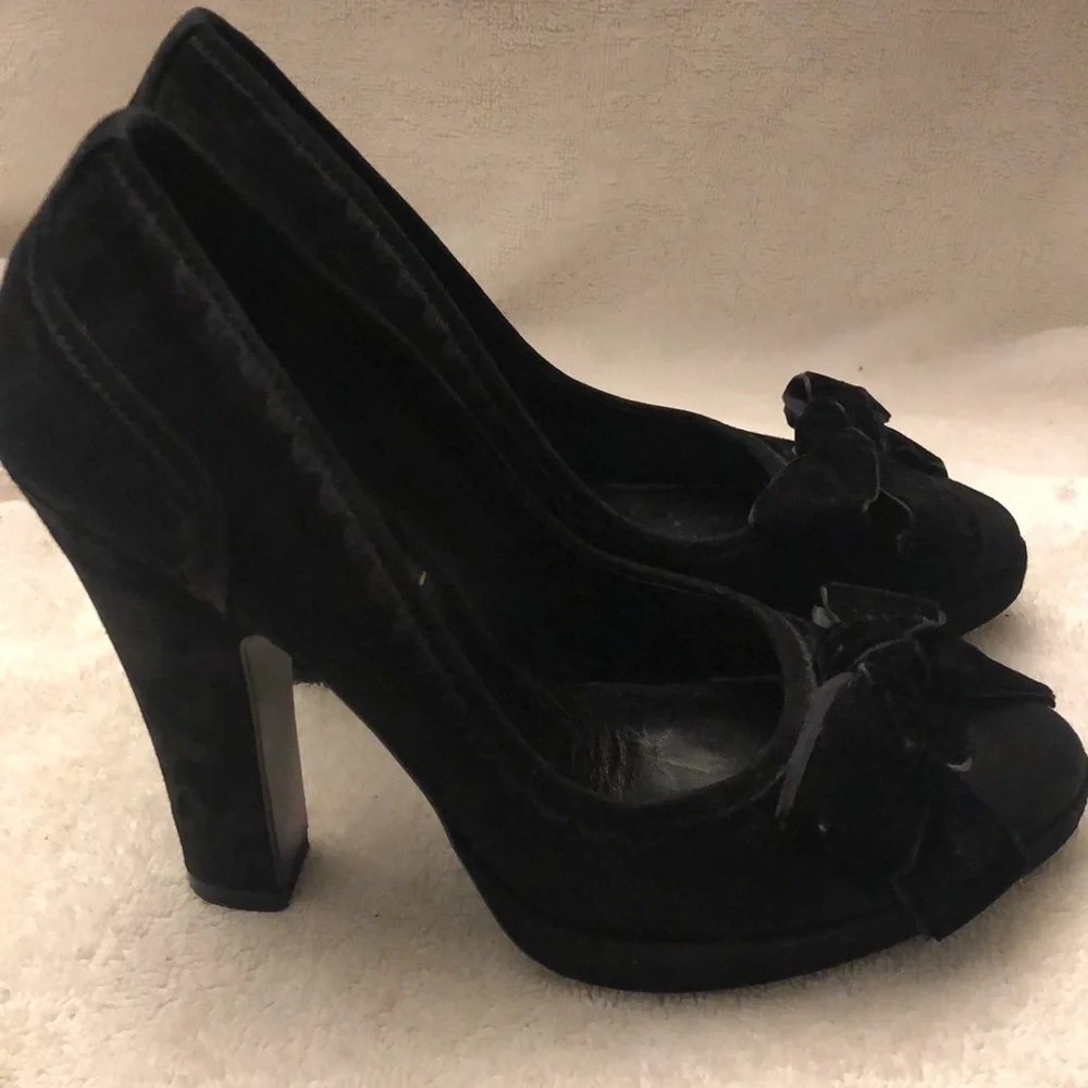 Cole Haan Collection Black Suede 5” Heel Nike air Size 5B